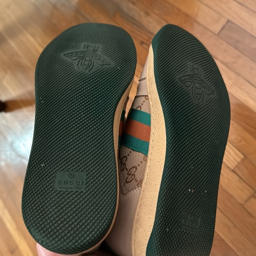 Worn shoes for sale.very comfortable.